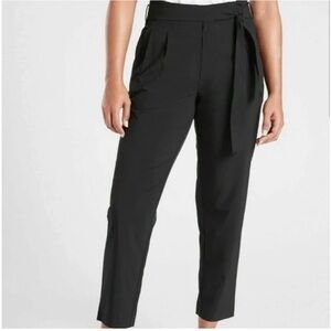 Athleta Skyline Pant II Women’s athleisure pants . Size 6 .color black .